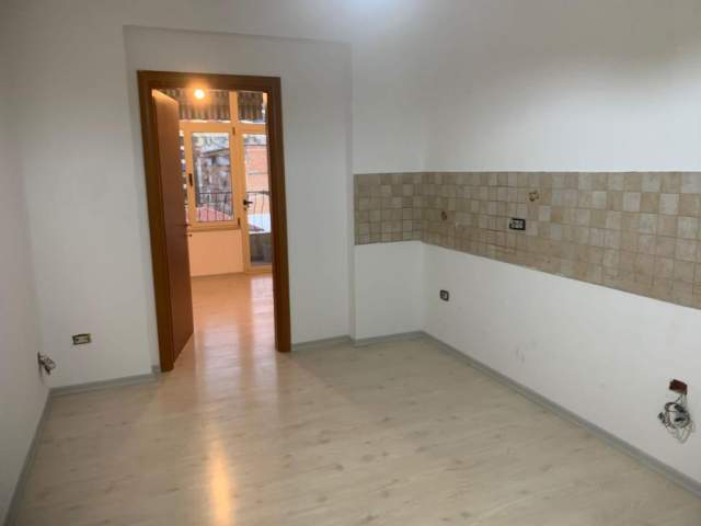 Tirane, shitet apartament 1+1+BLK Kati 5, 61 m² 77.000 Euro (21 Dhjetori)
