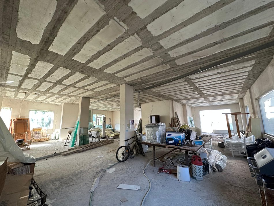 Tirane, shitet ambjent biznesi Kati 0, 340 m² 210.000 € (Teki Selenica)