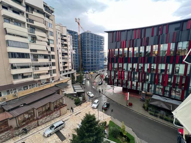 Tirane, jap me qera apartament 2+1 Kati 6, 120 m² 1.300 Euro (air albania)