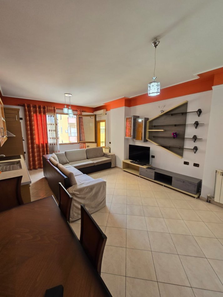 Tirane, shitet apartament 3+1 Kati 5, 126 m² 165.000 € 