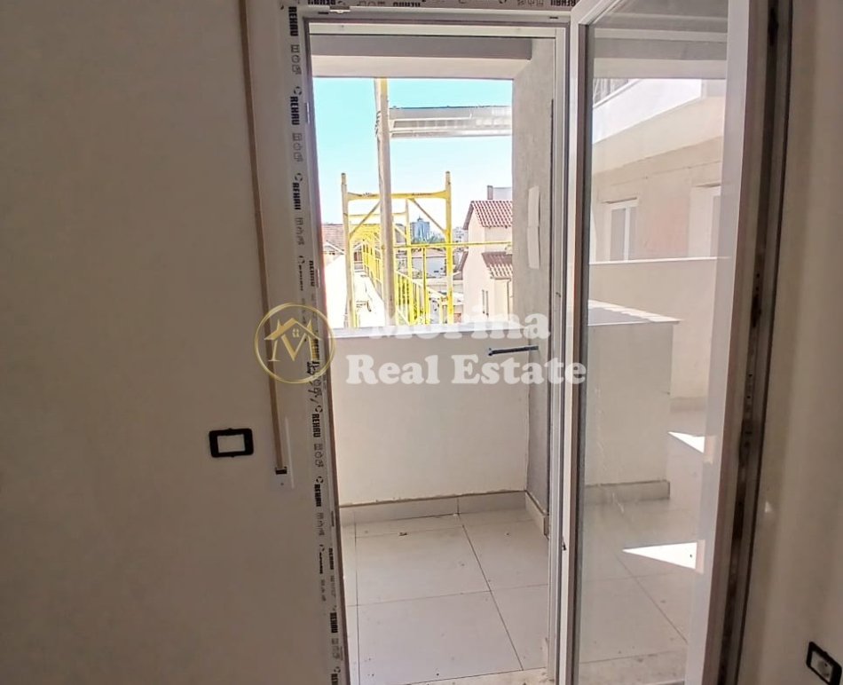 Tirane, shitet apartament 1+1 Kati 2, 73 m² 117.000 € (Laprake)