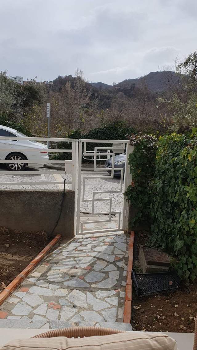 Tirane, jepet me qera apartament duplex 3+1+A+BLK 150 m² 900 Euro (kodra e diellit rezidence)