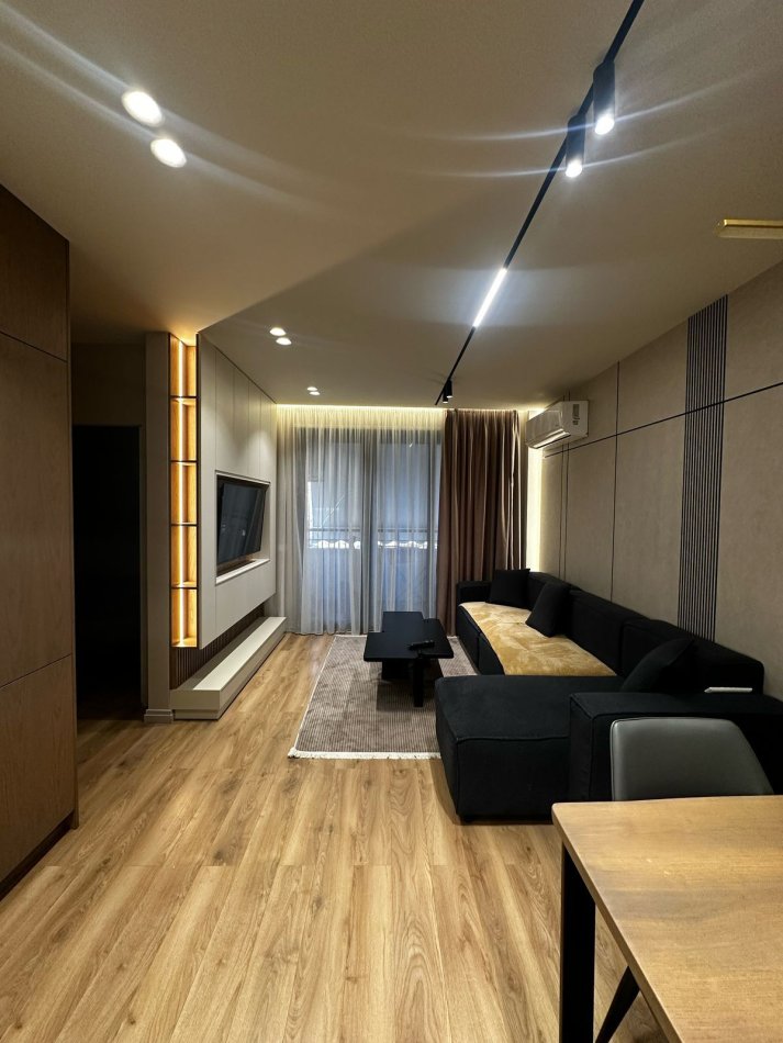 Tirane, jepet me qera apartament 2+1+Ballkon Kati 2, 81 m² 700 € (Rruga Mergimi)