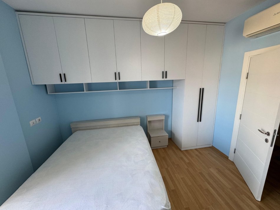 Tirane, jepet me qera apartament 2+1 Kati 5, 96 m² 800 € (rruga frederik shirkoa)