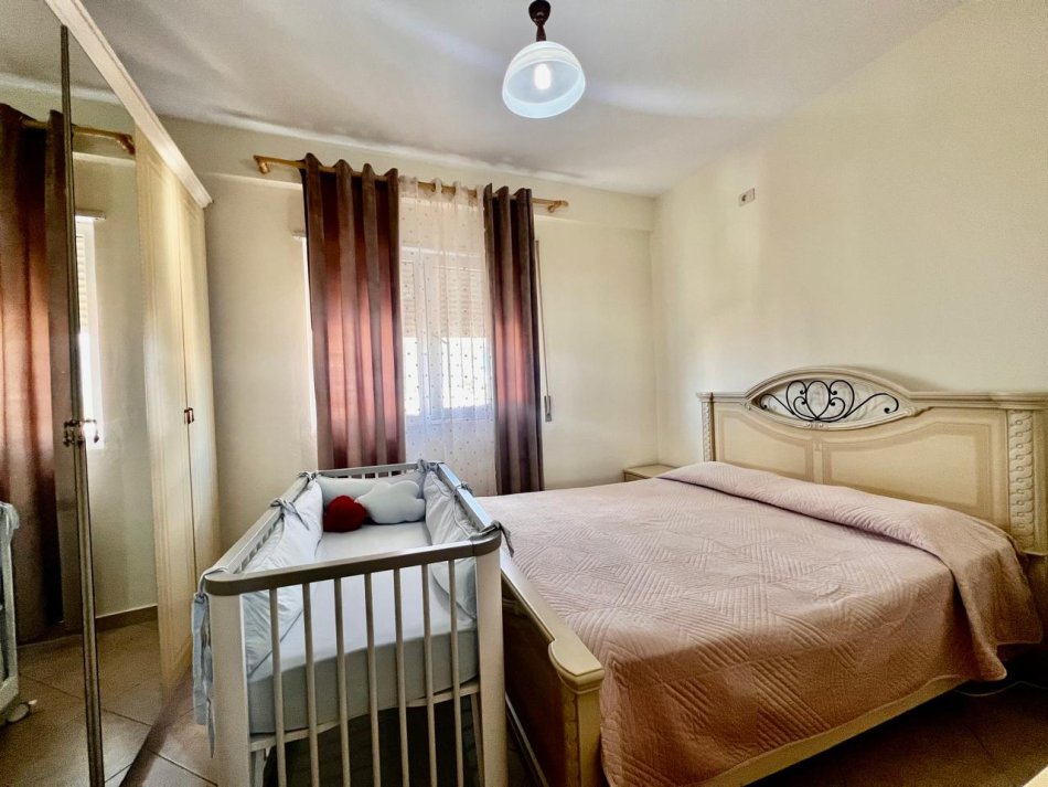 Tirane, shitet apartament 2+1+Ballkon Kati 6, 108 m² 275.000 € (Kopshti Zologjik)