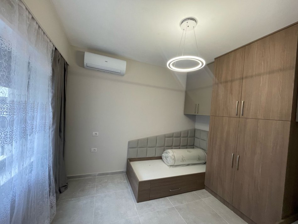 Tirane, jepet me qera apartament duplex 2+1 Kati 2, 80 m² 620 € (Kodra e diellit)