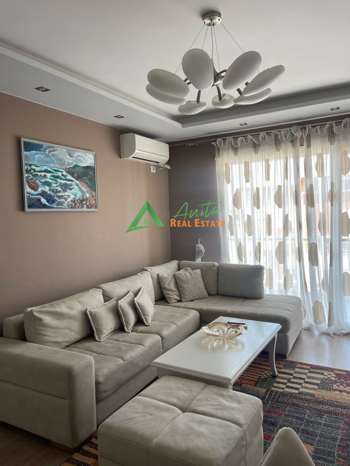 Tirane, jepet me qera apartament 2+1+Ballkon Kati 6, 98 m² 650 € (Ali Demi)