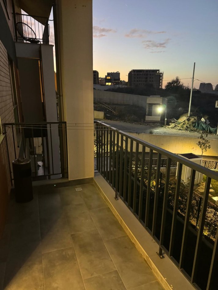 Tirane, jepet me qera apartament 1+1 , 73 m² 750 € (Liqeni i Thatë)