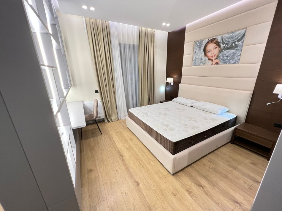 Tirane, jepet me qera apartament 1+1 Kati 4, 70 m² 900 € (rruga e kavajes)