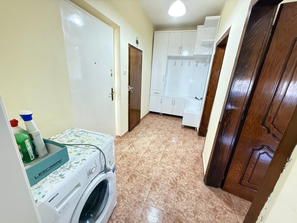 Tirane, shitet apartament 1+1 Kati 5, 52 m² 84.480 € (kinostudio)