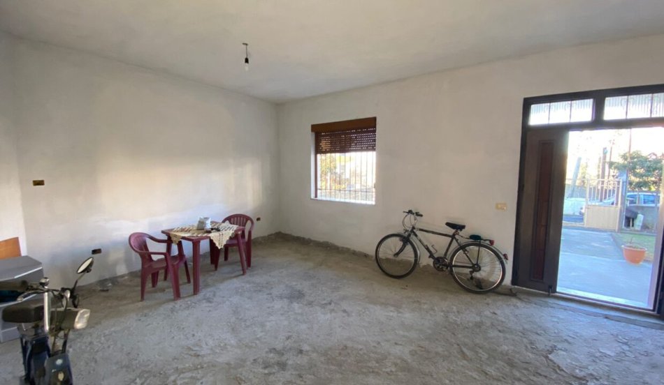 Kavaje, shitet Vile 4+1+Aneks+Ballkon , 393 m² 120.000 € (rruga Egnatia , Kavaje)