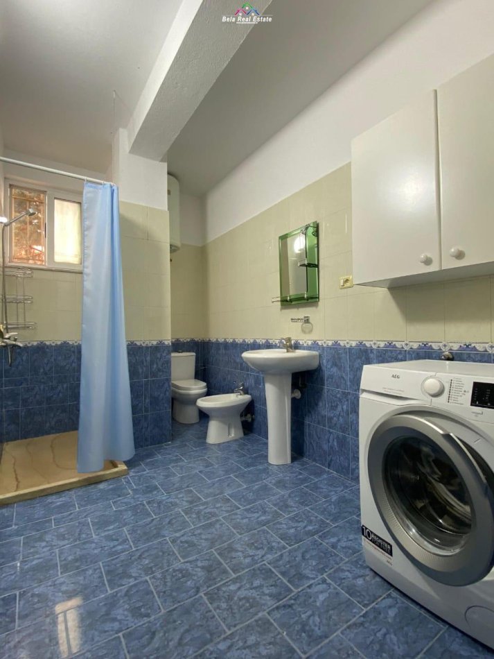 Tirane, jepet me qera Vile 2+1 Kati 1, 100 m² 500 € (shkolla e bashkuar)