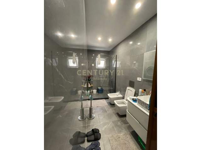 Tirane, shitet 2+1+A+BLK Kati 5, 69 m² 82.000 Euro (Oxhaku)