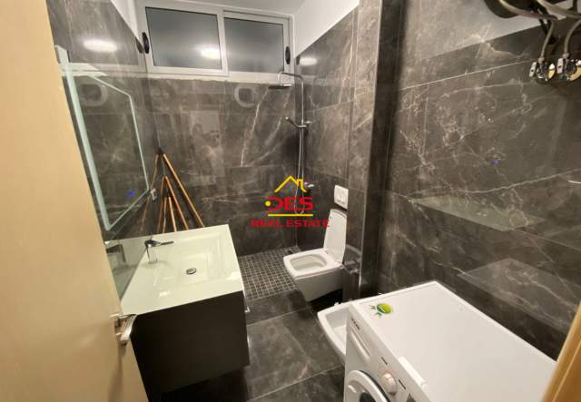 Vlore, jepet me qera apartament Kati 3, 100 m² 400 Euro (Rruga Sadik Zotaj, Vlorë)