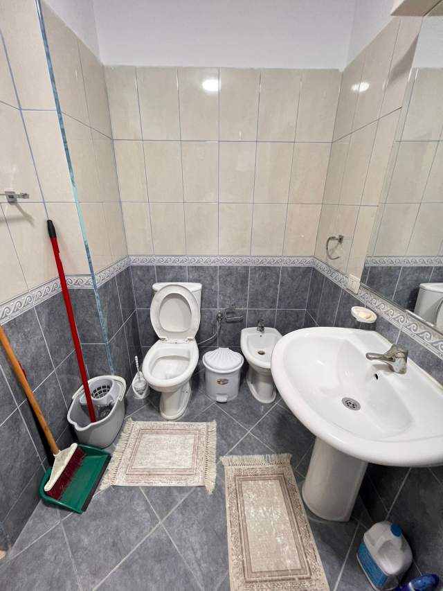 Tirane, jepet me qera apartament 1+1+BLK Kati 5, 70 m² 350 Euro (Teodor Keko)