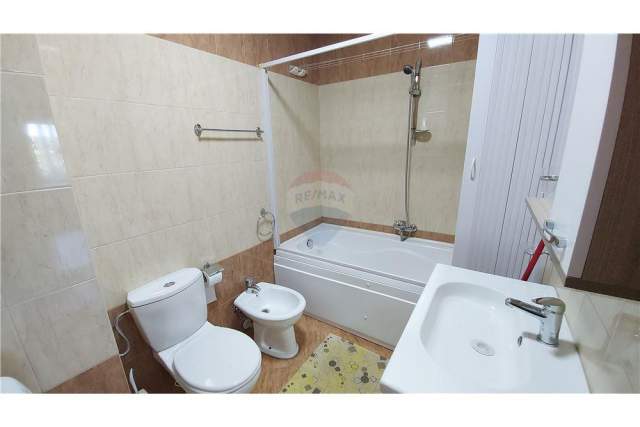 Tirane, jepet me qera apartament 3+1+A+BLK Kati 3, 122 m² 900 Euro (Rr. e Elbasanit)
