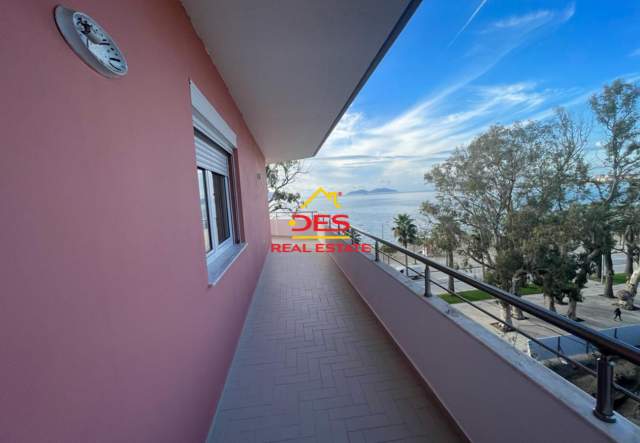Vlore, jepet me qera apartament 2+1+BLK Kati 4, 115 m² 500 Euro (Rruga Murat Terbaci)