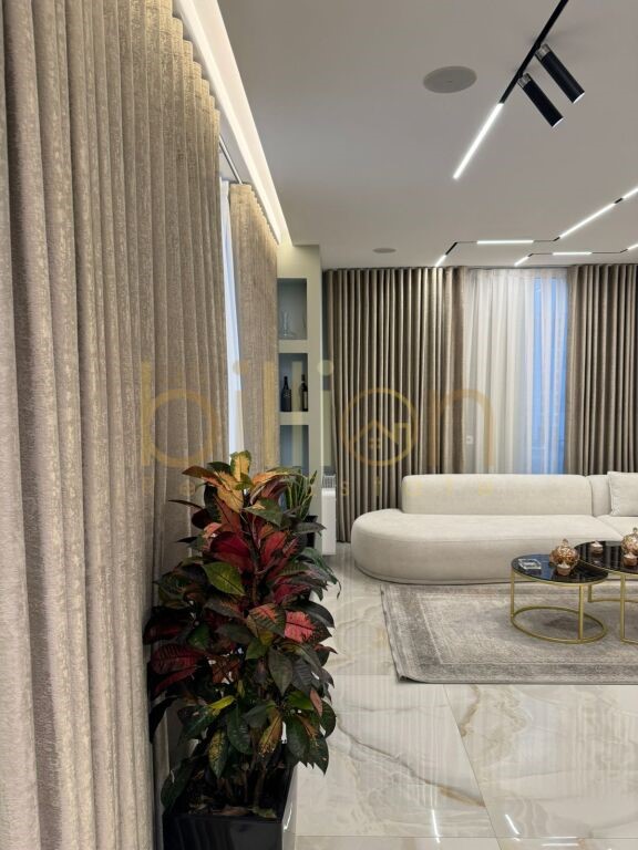 TEK BULEVARDI I RI , SHITET APARTAMENT 210 M2, LUXURY, ID: Billion3425