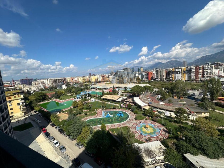 Tirane, jepet me qera 3+1+Ballkon Kati 7, 232 m² 2.500 € (Liqeni Artificial, Lake View Residence)