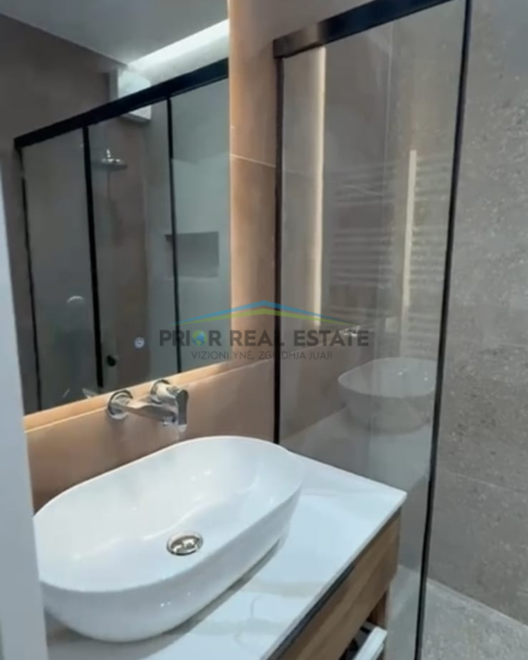 Tirane, jepet me qera apartament 2+1 Kati 9, 1.200 € (Zogu i Zi)