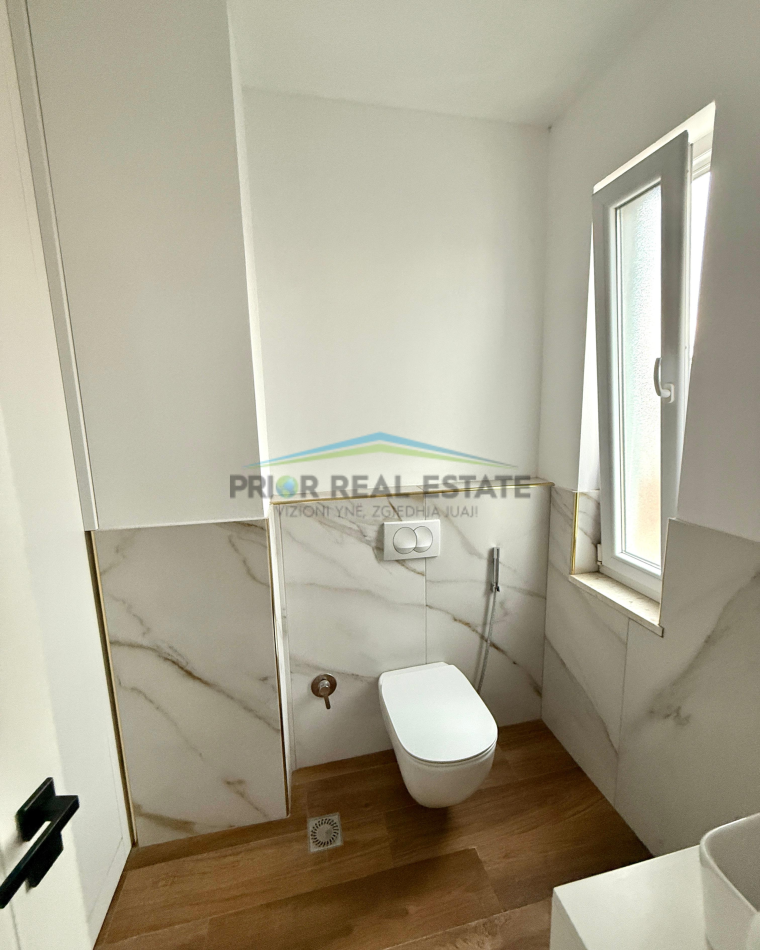 Tirane, jepet me qera apartament 2+1+Ballkon Kati 4, 110 m² 1.000 € (Rruga e Elbasanit)