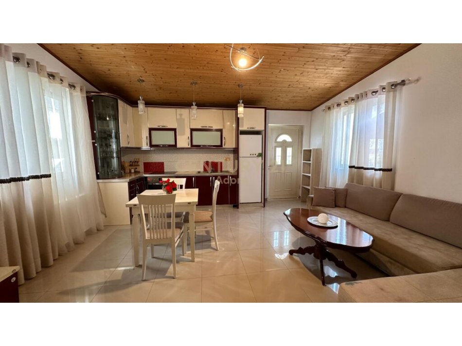 Tirane, jepet me qera apartament Kati 0, 450 € 