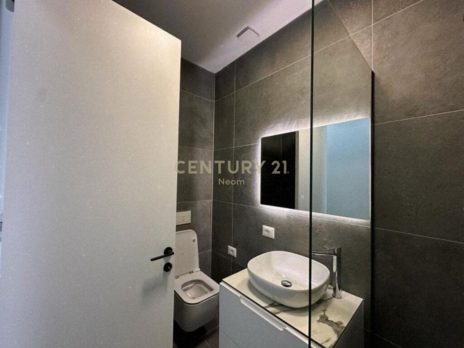 QIRA, APARTAMENT MODERN 2+1+2+POST PARKIMI , LIQENI I THATE !Neom94366