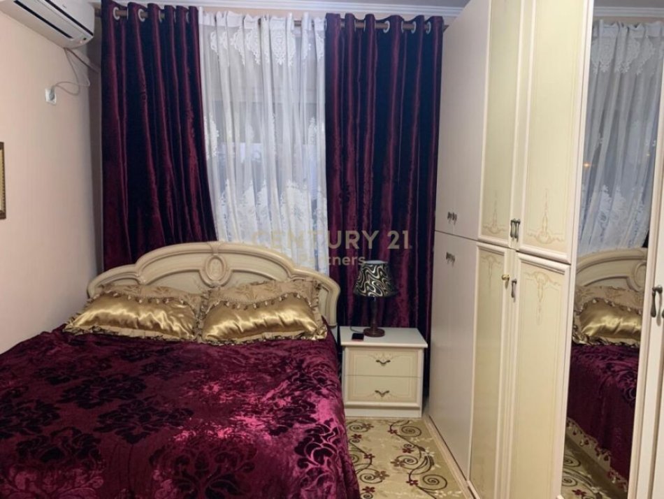 Tirane, shitet apartament 2+1+Ballkon Kati 2, 109 m² 102.000 € (Fresk, Rruga Thesarit, prane Shkollës &quot;17 Shkurti&quot;)