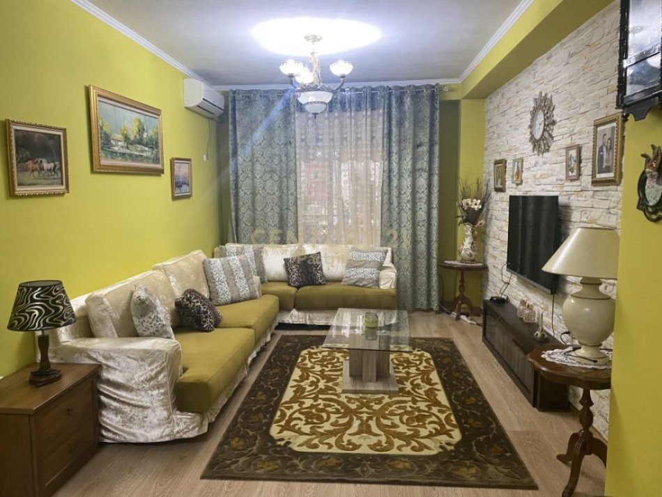 Tirane, shitet apartament 2+1+Ballkon Kati 2, 109 m² 102.000 € (Fresk, Rruga Thesarit, prane Shkollës &quot;17 Shkurti&quot;)