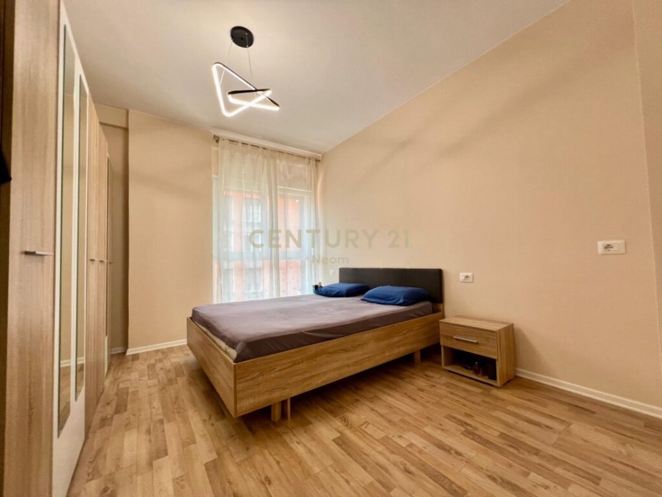 Tirane, shitet apartament 1+1 Kati 5, 71 m² 142.000 € 