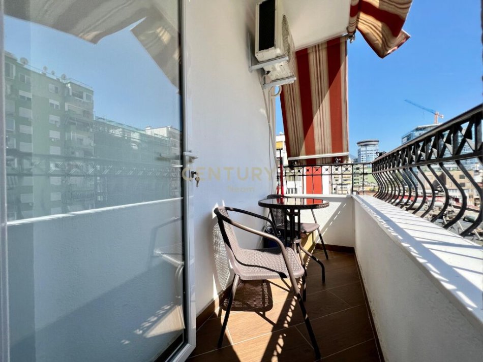 Tirane, jepet me qera apartament 2+1+Ballkon Kati 6, 100 m² 900 € (Blloku)