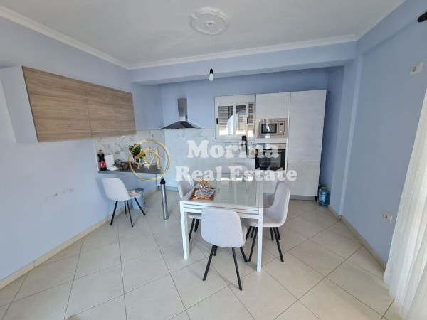 Durres, shitet Vile Kati 1, 380 m² 450.000 € (Rruga Jeronid De Rada)