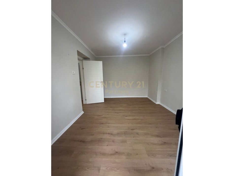 Tirane, shitet apartament 1+1 , 56 m² 87.000 € (Ferit Xhajko)