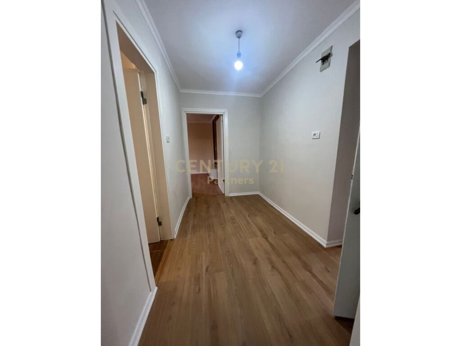Tirane, shitet apartament 1+1 , 56 m² 87.000 € (Ferit Xhajko)