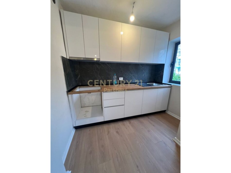 Tirane, shitet apartament 1+1 , 56 m² 87.000 € (Ferit Xhajko)