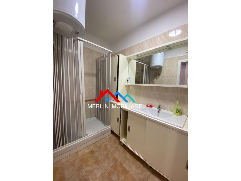 Tirane, jepet me qera apartament 2+1+Ballkon Kati 13, 125 m² 1.100 € (Bulevardi Gjergj Fishta)