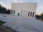 Tirane, shes ambjent biznesi Kati 0, 1.000 m2 ndertim, 8200m2 truall per 1.150.000 Euro (Rruga e Rinasit)