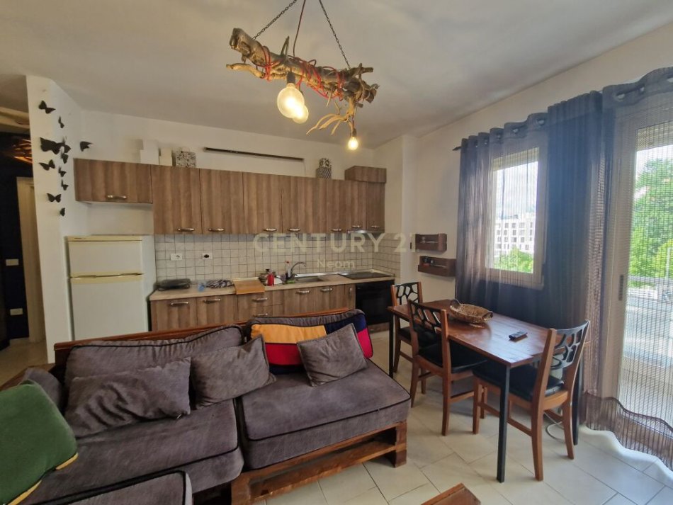 Tirane, jepet me qera apartament 1+1 Kati 2, 64 m² 520 € (Eduard Mano Tirana, Albania)