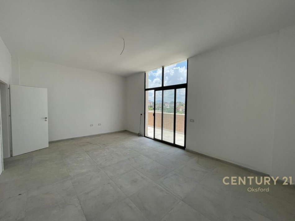 Tirane, shitet apartament 2+1+Aneks+Ballkon Kati 5, 152 m² 156.000 € (Rruga Alajdin Frasheri)