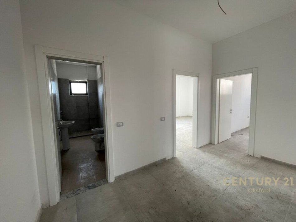 Tirane, shitet apartament 2+1+Aneks+Ballkon Kati 5, 152 m² 156.000 € (Rruga Alajdin Frasheri)