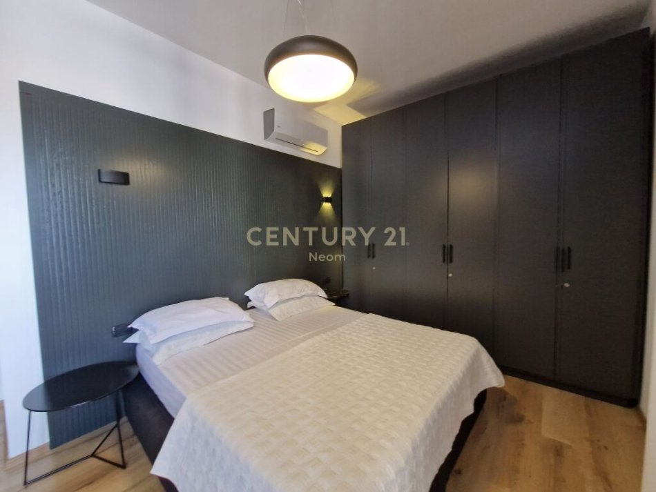 Tirane, jepet me qera apartament 2+1 Kati 4, 98 m² 1.650 € (Sheshi Skënderbej (Qendër))