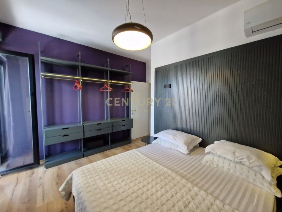 Tirane, jepet me qera apartament 2+1 Kati 4, 98 m² 1.650 € (Sheshi Skënderbej (Qendër))
