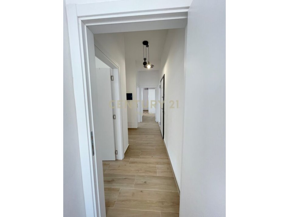 Tirane, jap me qera apartament 3+1+2 , 130 m² 750 € (Kodra e Diellit Residence)