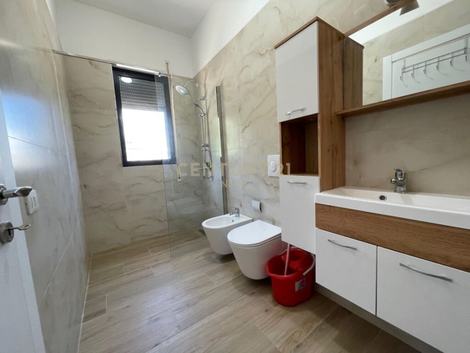 Tirane, jap me qera apartament 3+1+2 , 130 m² 750 € (Kodra e Diellit Residence)