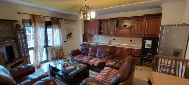 Tirane, jepet me qera apartament 2+1 Kati 4, 103 m² 370 Euro (Gjergj Legisi)