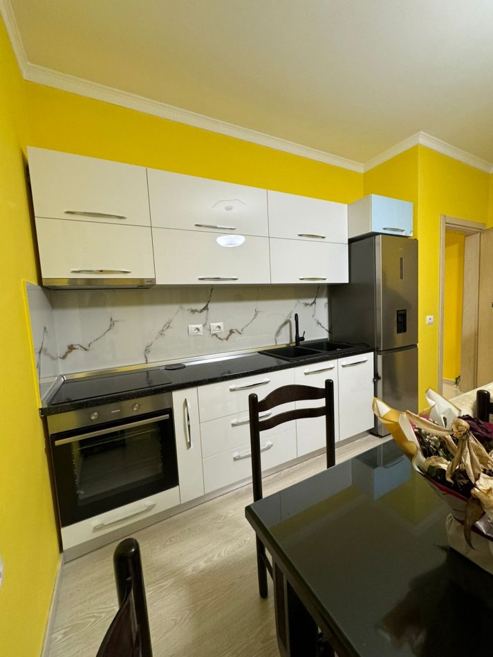 Jepet me qera Apartamenti 2+1 500€ , Don Bosko prane Viva Market.