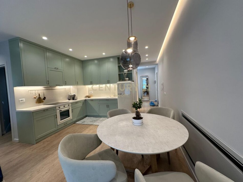Apartament modern 2+1+2+Parkim me qira te Liqeni i Thate!Neom95117