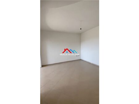 Tirane, Shitet apartament 2+1 Kati 3, 95 m² per  105.000 € ( Ne Astir  tek Bulvardi Kasharit)