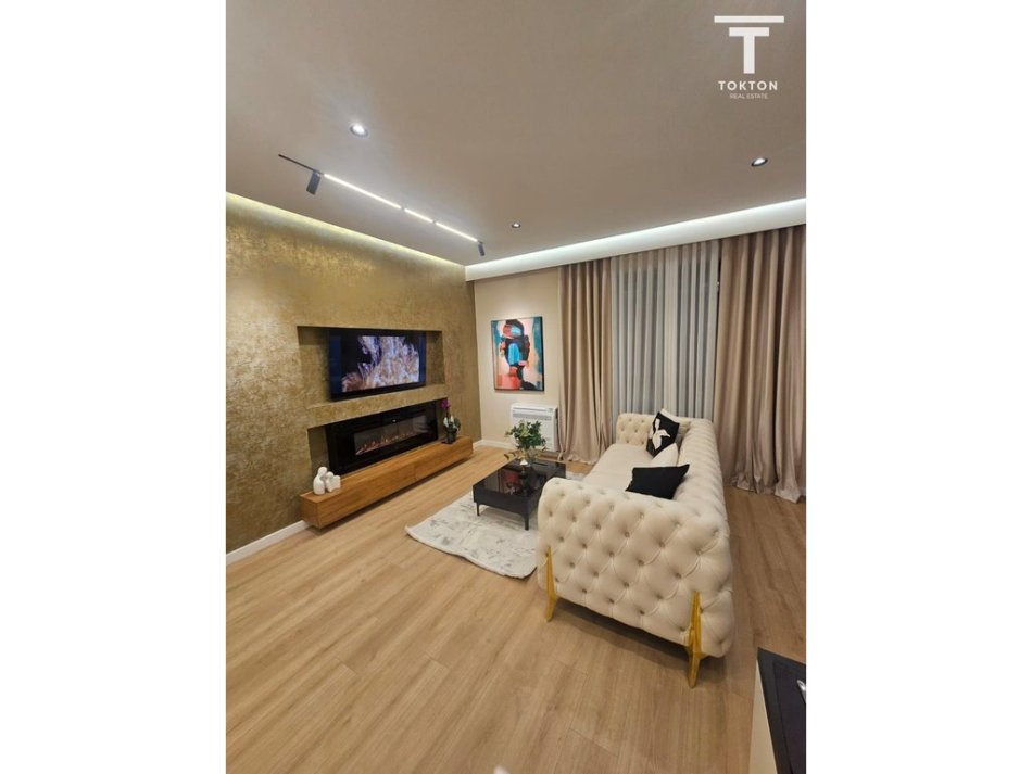 Tirane, shitet apartament 1+1+Aneks+Ballkon Kati 3, 107 m² 265.000 € (Pazari i Ri, Tiranë, TT 2171)