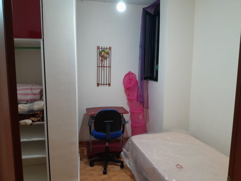 Jepet Shtepi  me qera,    ne Pallat i Ri 2+1   ID   11830